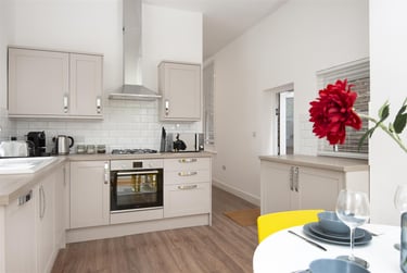 2 bed flat, Hereford Road, Southsea, Portsmouth, PO52DH - Image 3